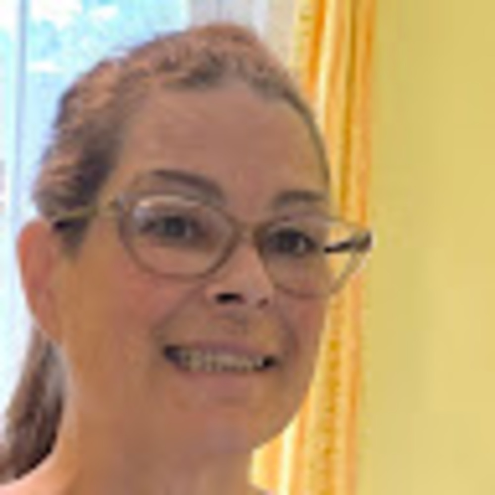 Meet your Posher, April